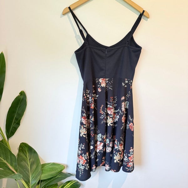 Mirrou Fit & Flare Dress - Dark Top & Floral Skirt Combo, Size 8 Carousel 3