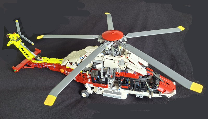 LEGO 42145 Airbus H175 Rescue Helicopter64162856683137110