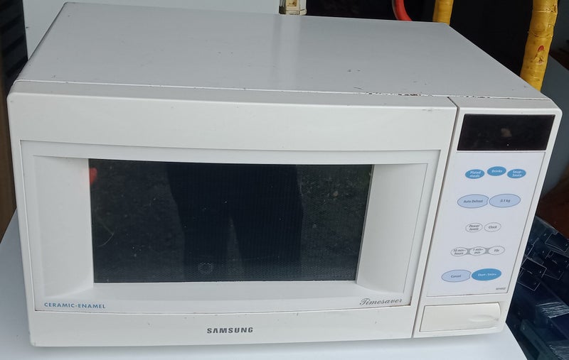 SAMSUNG M745 1300W MICROWAVE OVEN Carousel 1