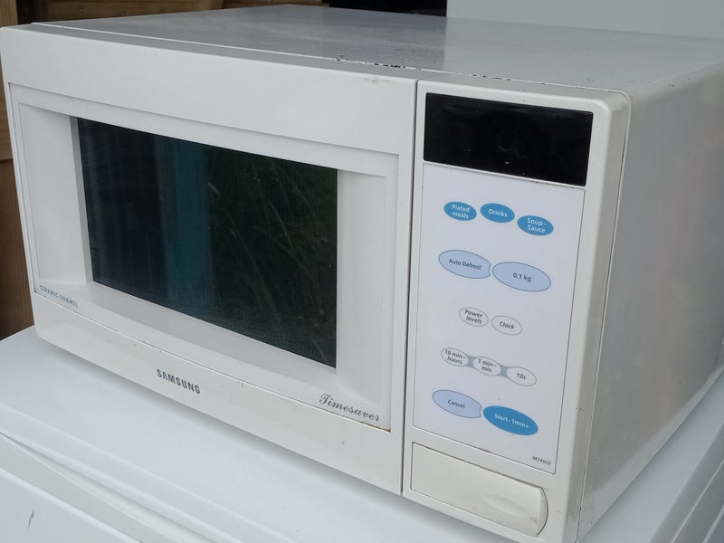 SAMSUNG M745 1300W MICROWAVE OVEN Carousel 2