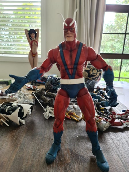 ant man build a figure plus a free iron man64231715001603110