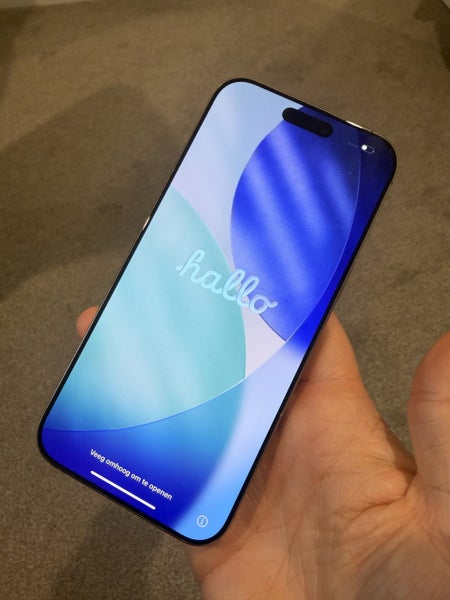 iPhone 16 Pro Max 1TB - $1 reserve64142778101761110