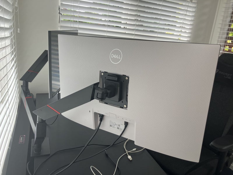 Dell 27" FHD Video Conferencing Monitor – Excellent Condition (Bought Feb 2024)64142778308482114