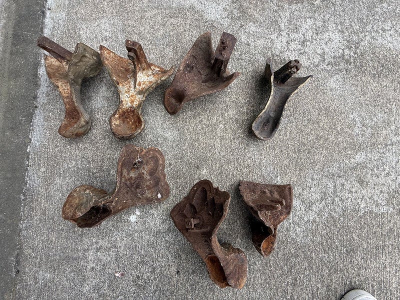Cast Iron Bath Claw Feet x 7 Carousel 4
