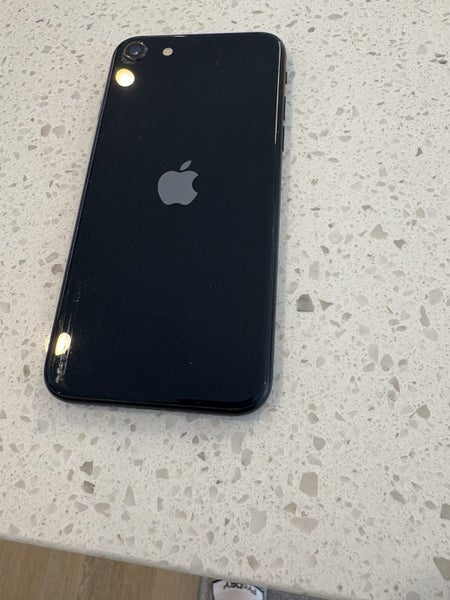 iPhone SE64214802896643110