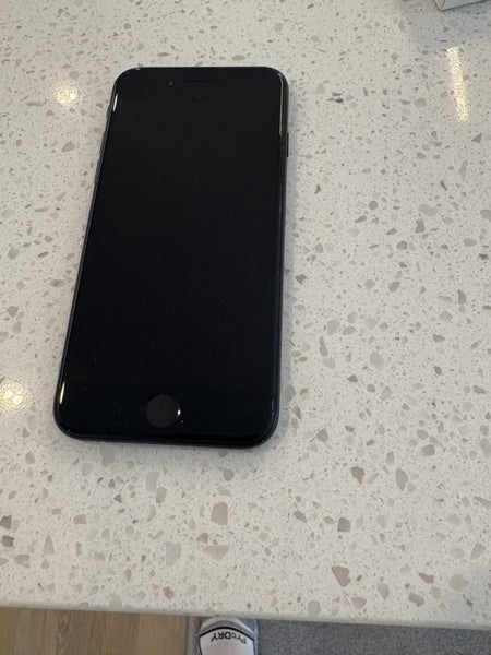 iPhone SE64214802896643111