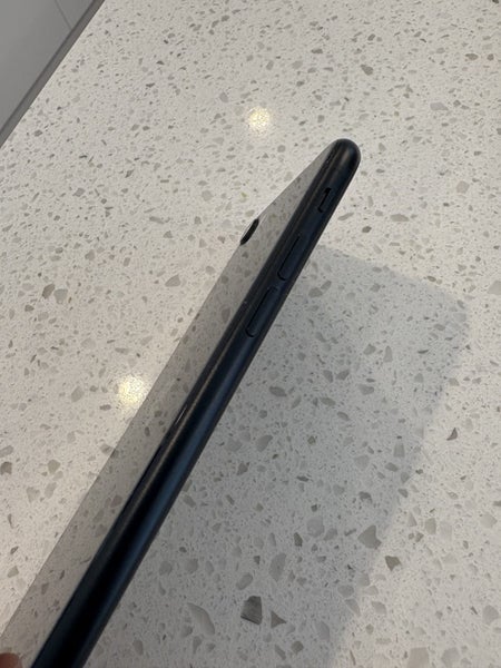 iPhone SE64214802896643113