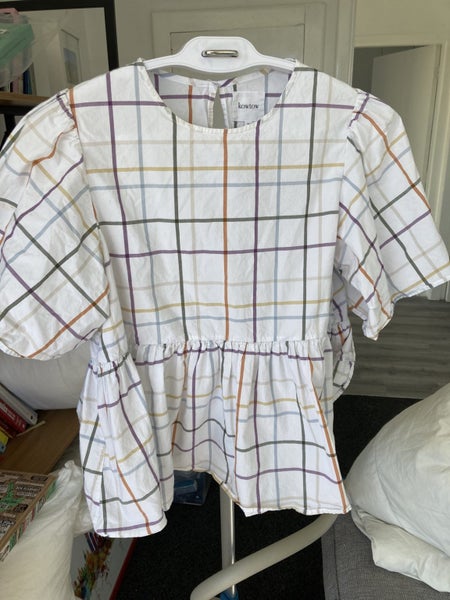 Kowtow top Carousel 1