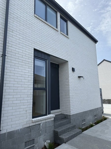 Image 1 of 7