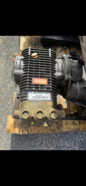 Honda GX690 waterblaster with 21lpm comet pump Carousel 2