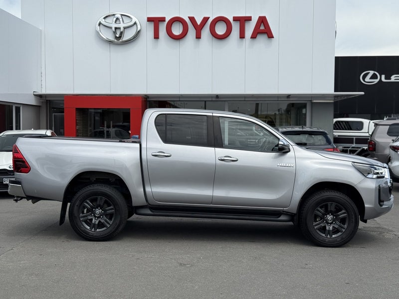 2022 Toyota Hilux SR5 2.8DT 6AT 2WD64151418948611113