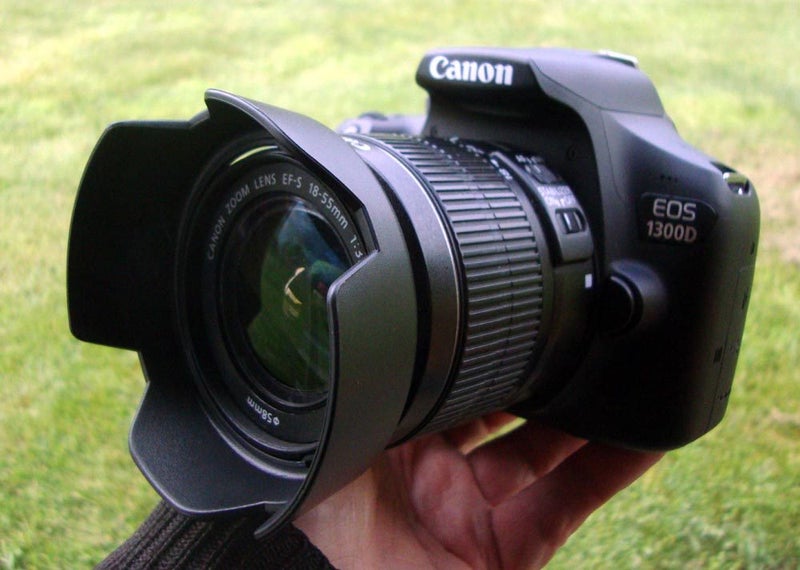 CANON EOS 1300D (Student Camera) - Virtually New!64341787982209111