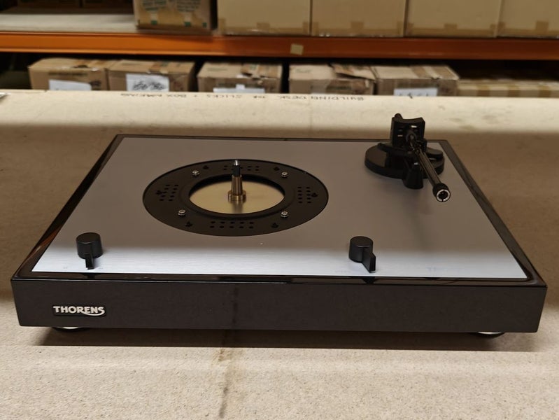 Thorens Td402dd Turntable (Gloss Black) Carousel 1