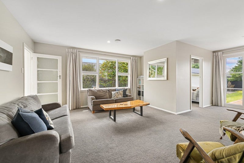 Move In, Kick Back, on Kinley64230181944833112