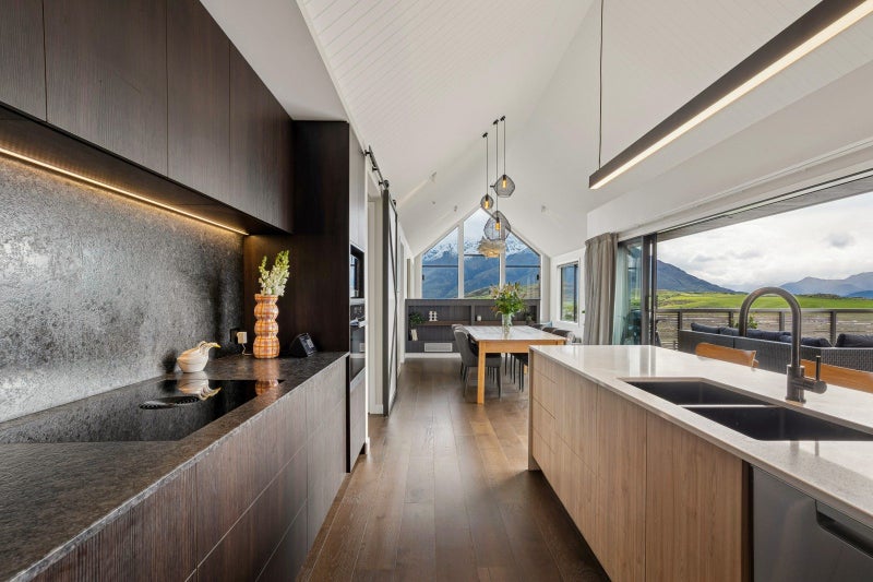 A contemporary masterpiece beneath The Remarkables64230526481025114