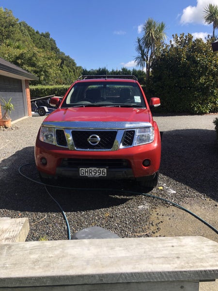 2012 Nissan Navara D/C St-X64153033165185111