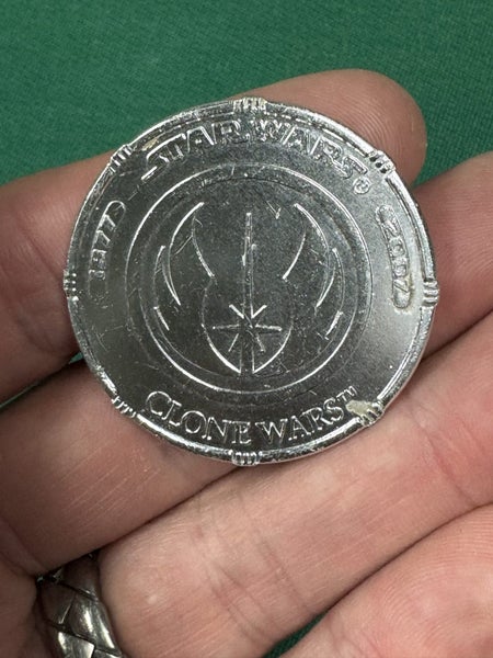 Star Wars Clone Wars 30 years Coin - Yoda and Kybuck Jedi Master Carousel 1