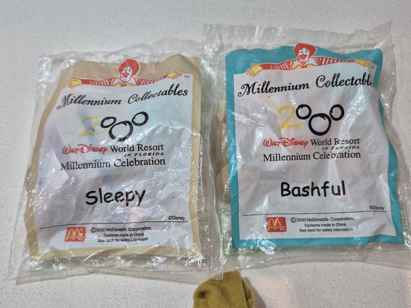 Disney 2000 McDonald’s Dwarfs Bashful Sleepy & Doc Plush Toys Carousel 2