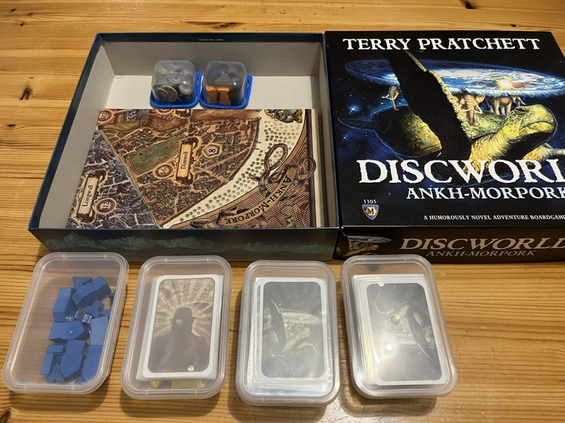 Discworld: Ankh-Morpork Board Game (Terry Pratchett & Martin Wallace)64154447125635111