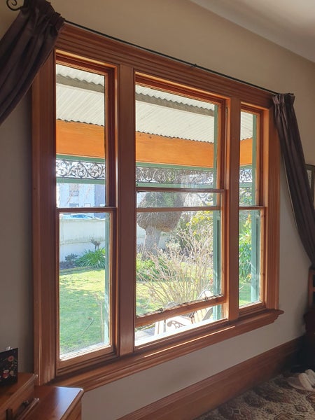 Kauri triple sash window64161149195393110