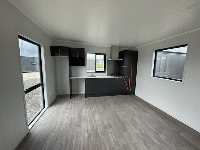 Tiny Home Base | Premium Cabin - 10m x 3.8m Carousel 2