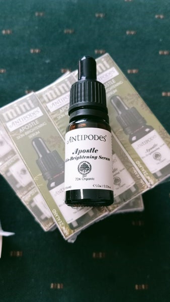 Antipodes Brightening Serum Carousel 1