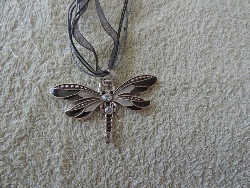 Very Lovely DragonFly Necklaces .... Several colours Carousel 4