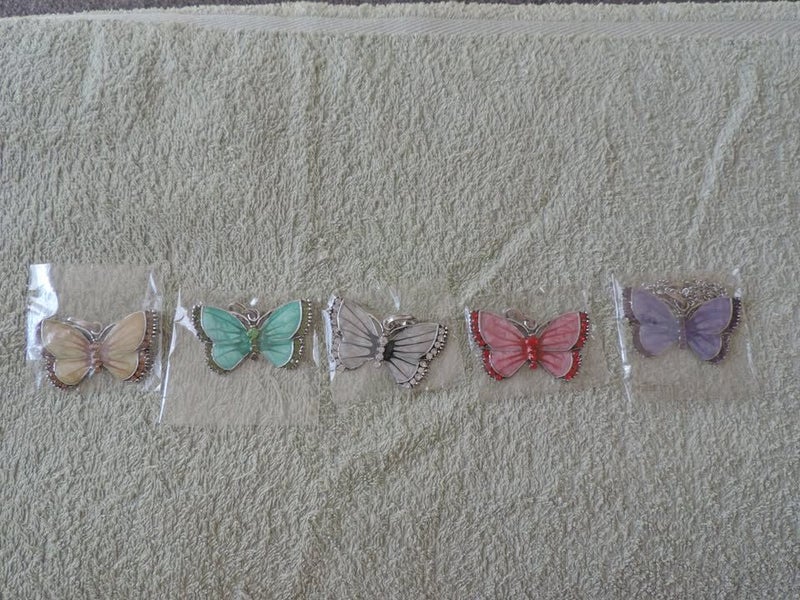 Very Lovely ButterFly Necklaces .... Several colours Carousel 1