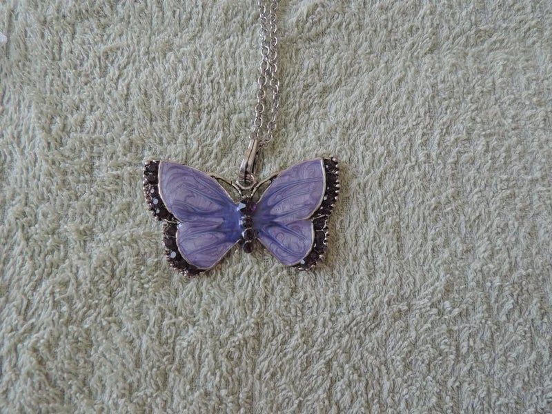 Very Lovely ButterFly Necklaces .... Several colours Carousel 2