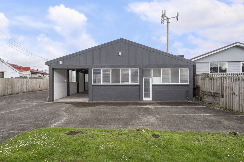 REFURBISHED WITH LIVE/WORK POTENTIAL64163050733441111