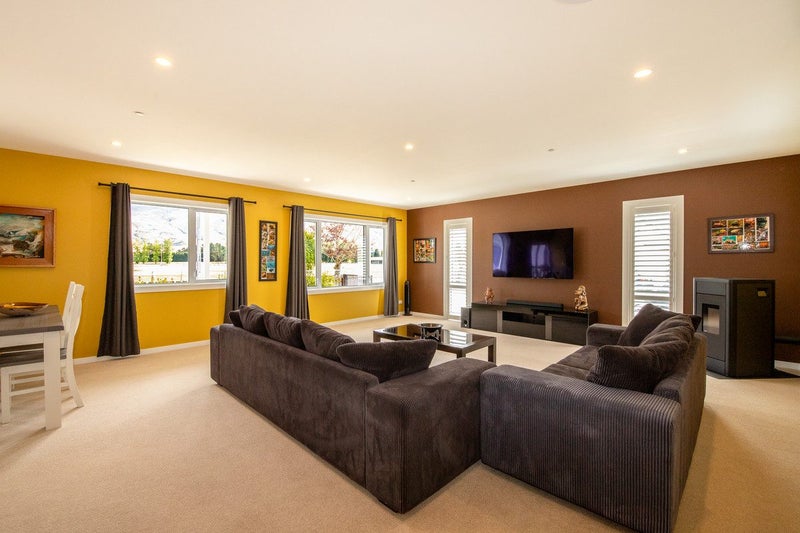 A Heritage Gem with a Modern Twist64163466699651113