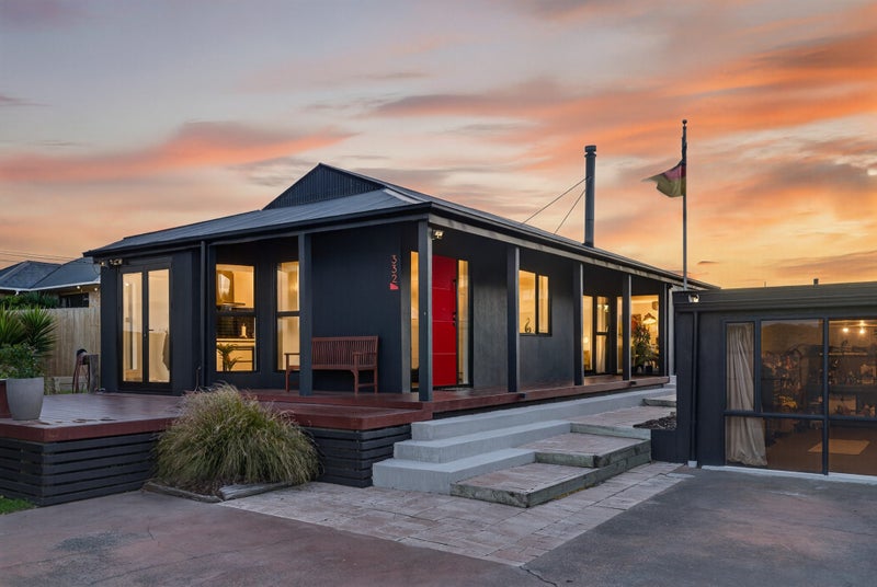 Renovated Beachfront Gem in Prime Location64241299021827112