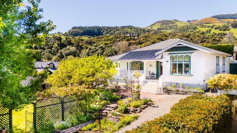 Timeless elegance in a coveted Akaroa setting64241826198019110