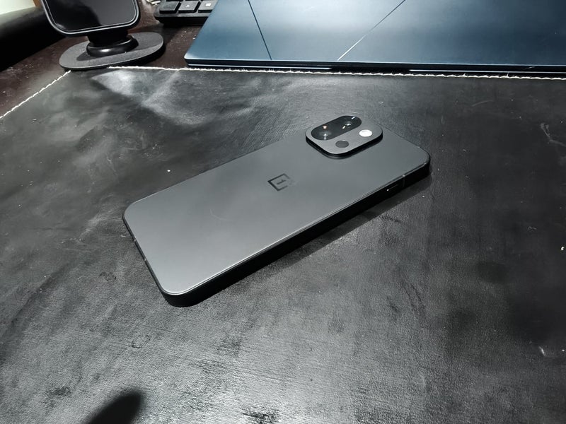 OnePlus 13T 12GB + 256GB – Excellent Condition + 100W Charger64274638577025113