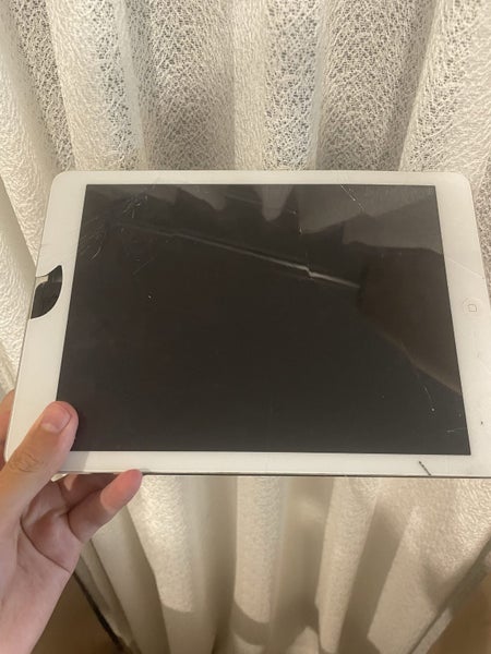 iPad with damaged screen Carousel 1