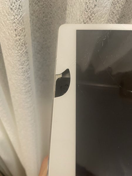 iPad with damaged screen Carousel 6