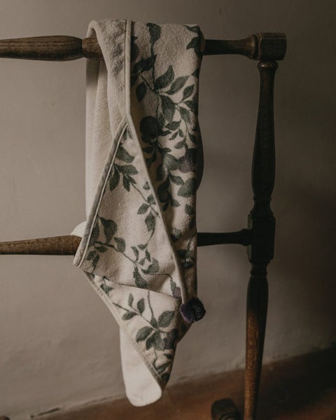 Classical Child Garbo & Friends Garbo&Friends Plum Terry Hooded Towel Carousel 2