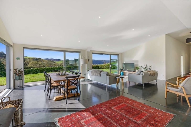 Hunua, 4 bedrooms64171837607298111