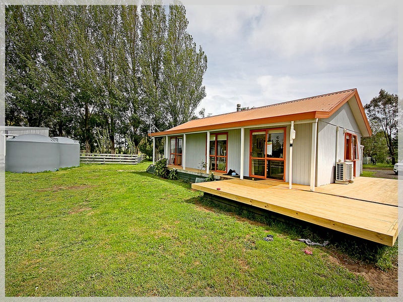 Experience the charm of rural life on five acres!64172063298946112