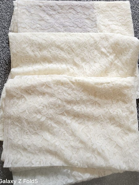 3 PIECES OF IVORY LENCE FABRIC, EACH PIECE 91CM × 140CM, Carousel 1
