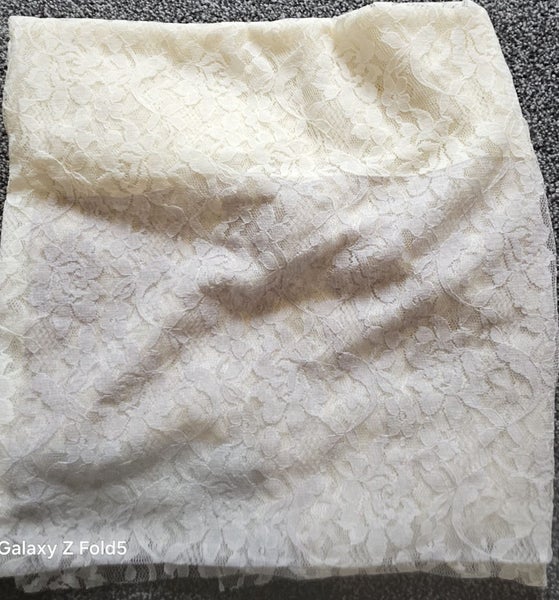 3 PIECES OF IVORY LENCE FABRIC, EACH PIECE 91CM × 140CM, Carousel 3