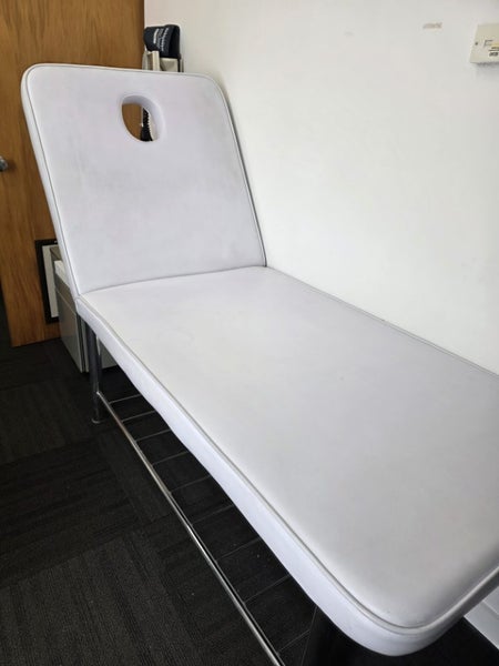 Massage/ treatment table Carousel 5