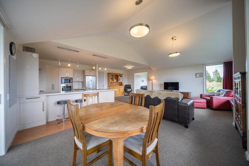 Modern Living with a View!64173095518593113