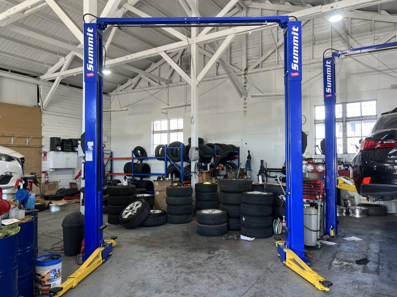 Summit ST45 Two-Post Car Hoist – 4.5 Tonne64173316301187110