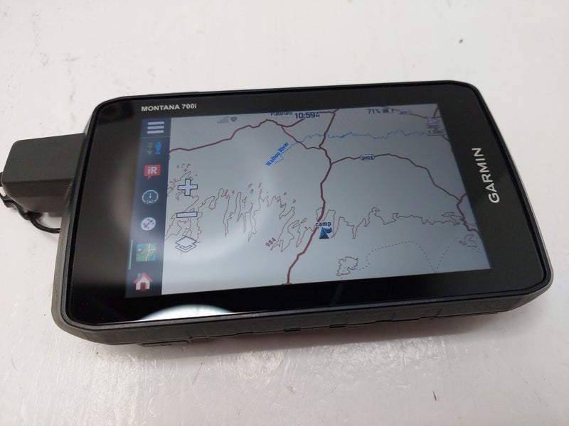 GARMIN Montana 700i Handheld GPS Unit + 4GB SD Card Carousel 2