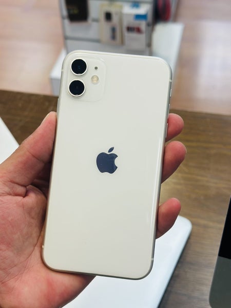 Apple iPhone 11 – 64GB Pre-Owned64425951650305111