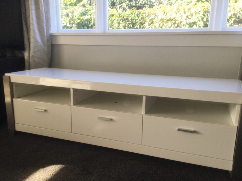 Smart, white TV Unit with 3 drawers64174160172801110