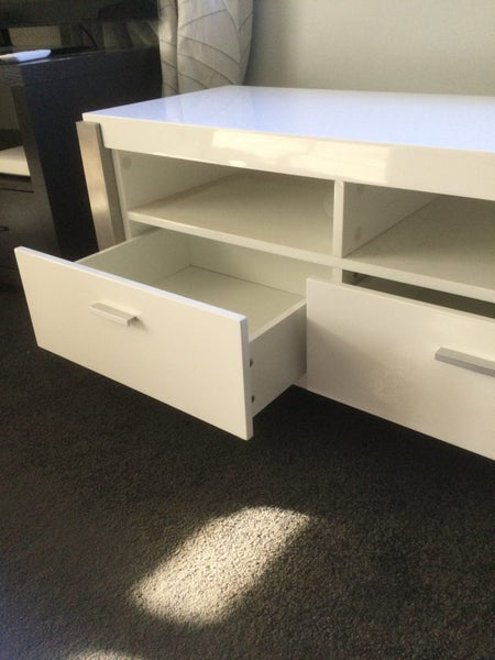 Smart, white TV Unit with 3 drawers64174160172801111