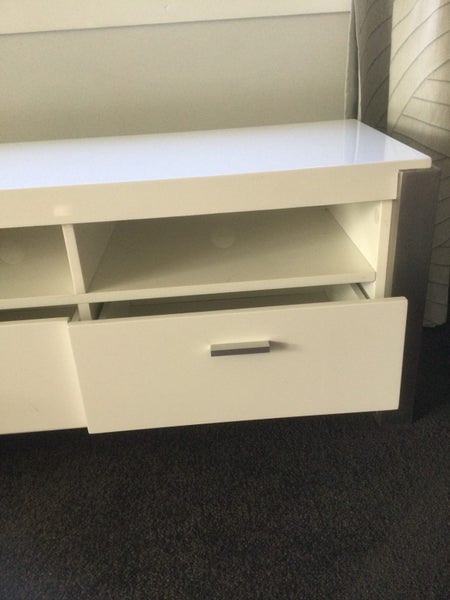 Smart, white TV Unit with 3 drawers64174160172801112