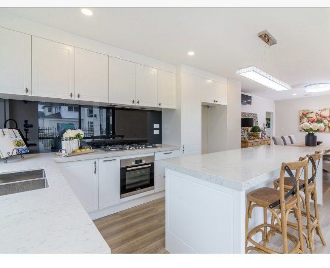 Flat Bush, 6+ bedrooms64330198811393112